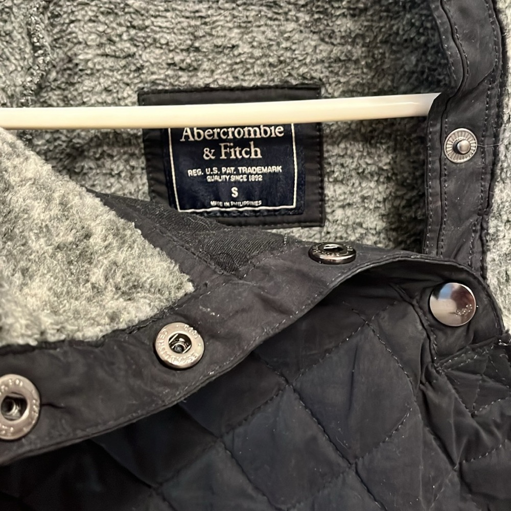 A&F Sweatshirt - Picture 3 of 3